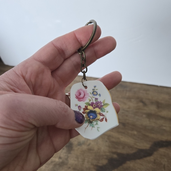 Handmade Accessories - Vintage Floral Porcelain Keychain Brass Ring